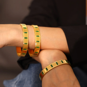 Elegant gold-plated bracelet with green rectangular stones made of stainless steel – Urban Gear Jewelr
