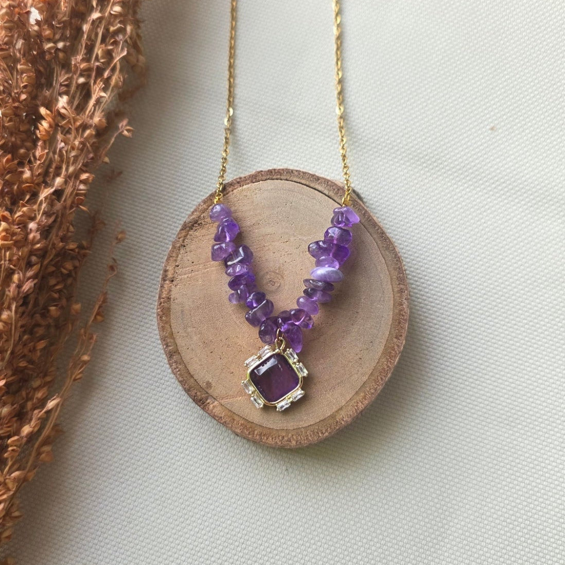 Healing crystal necklace collection – amethyst, rose quartz, and tiger eye gemstone necklaces by Urban Gear
