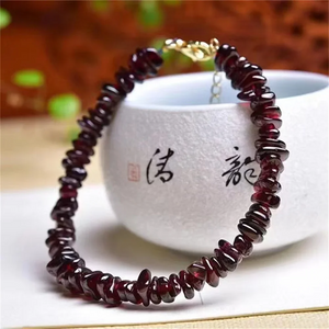 Handmade Natural Garnet Beaded Bracelet – Elegant Red Gemstone Jewelry