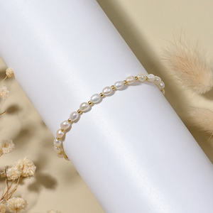 Minimalist Freshwater Pearl Bracelet with 18K Gold-Plated Beads – Elegant Handmade Jewelry