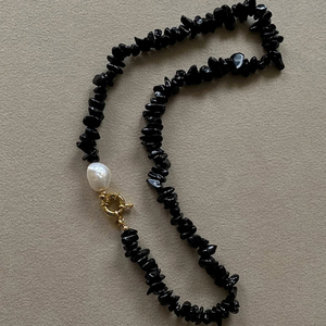Black Stone Choker Necklace with Freshwater Pearl