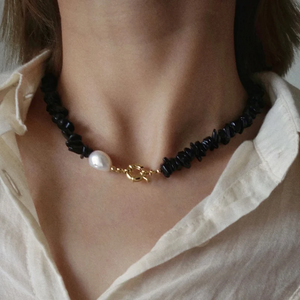 Black Stone Choker Necklace with Freshwater Pearl