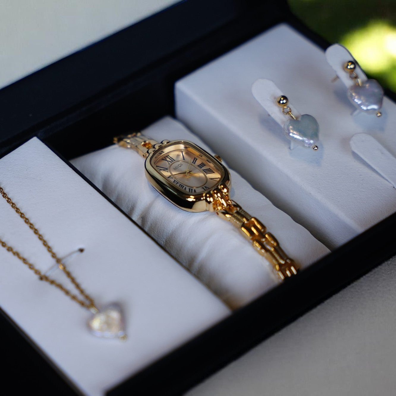 Luxury Heart Jewelry Gift Set – Freshwater Pearl Pendant, Watch & Earrings