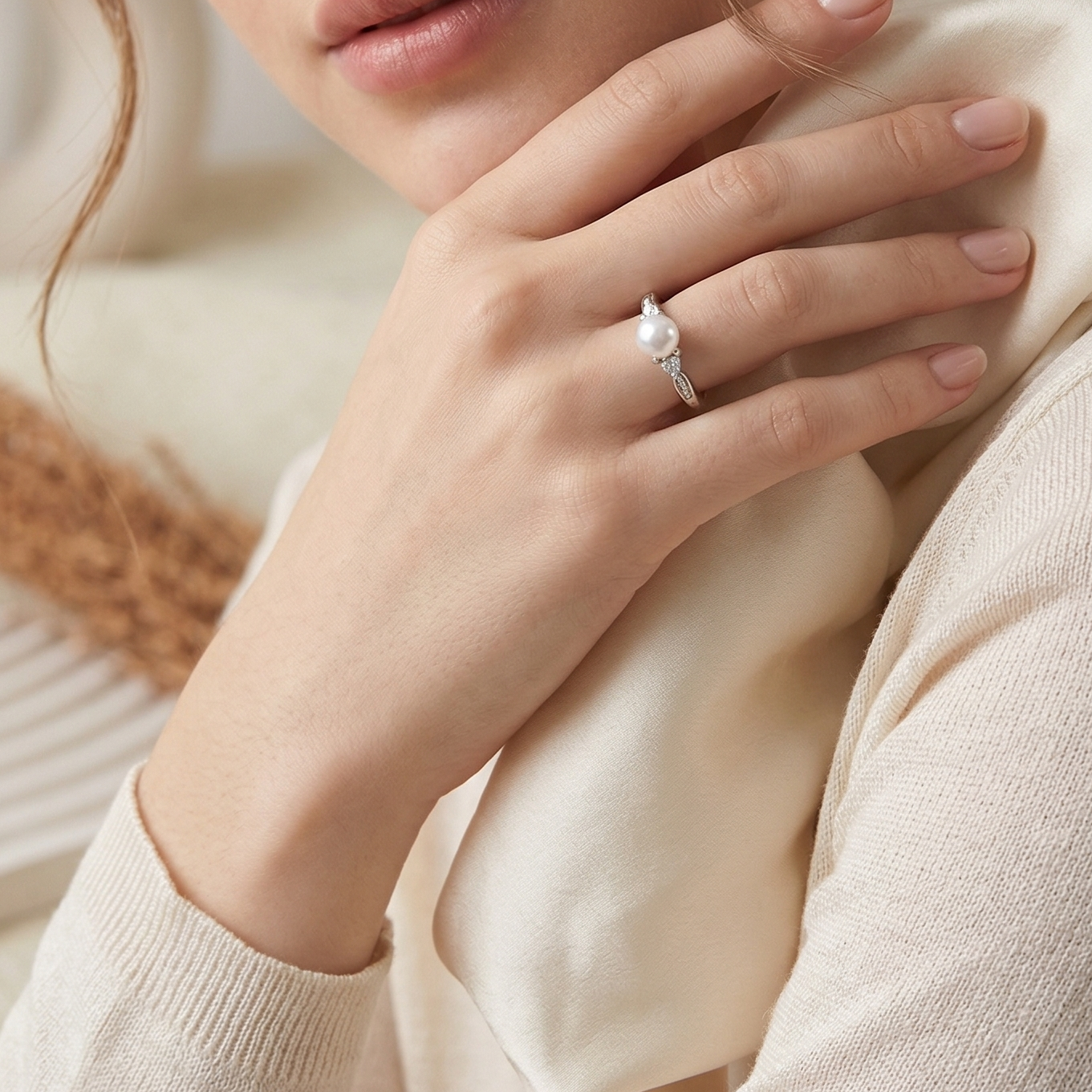 Minimal chandi ring with freshwater pearl