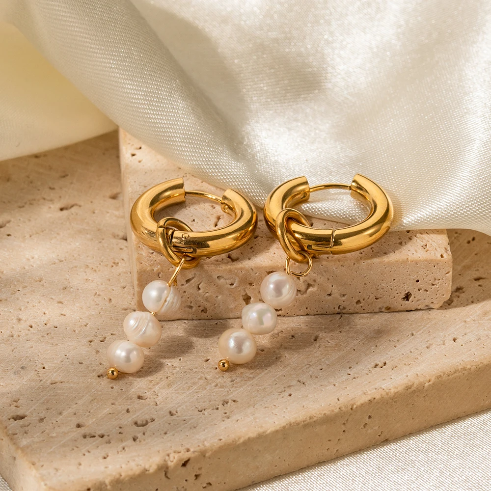 Gold-Plated Hoop Earrings with Freshwater Pearls | Elegant Jewelry | UG