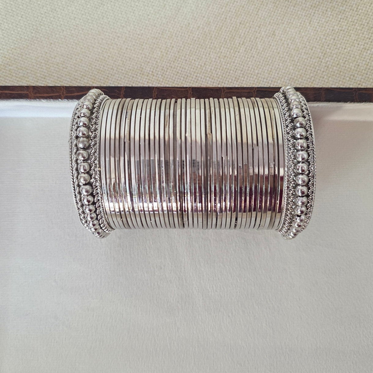 Elegant silver mirror-polished bangles set – minimalist modern jewelry by Urban Gear