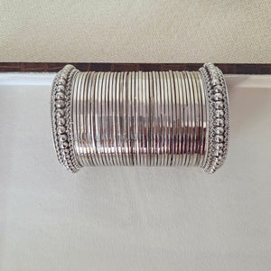 Elegant silver mirror-polished bangles set – minimalist modern jewelry by Urban Gear