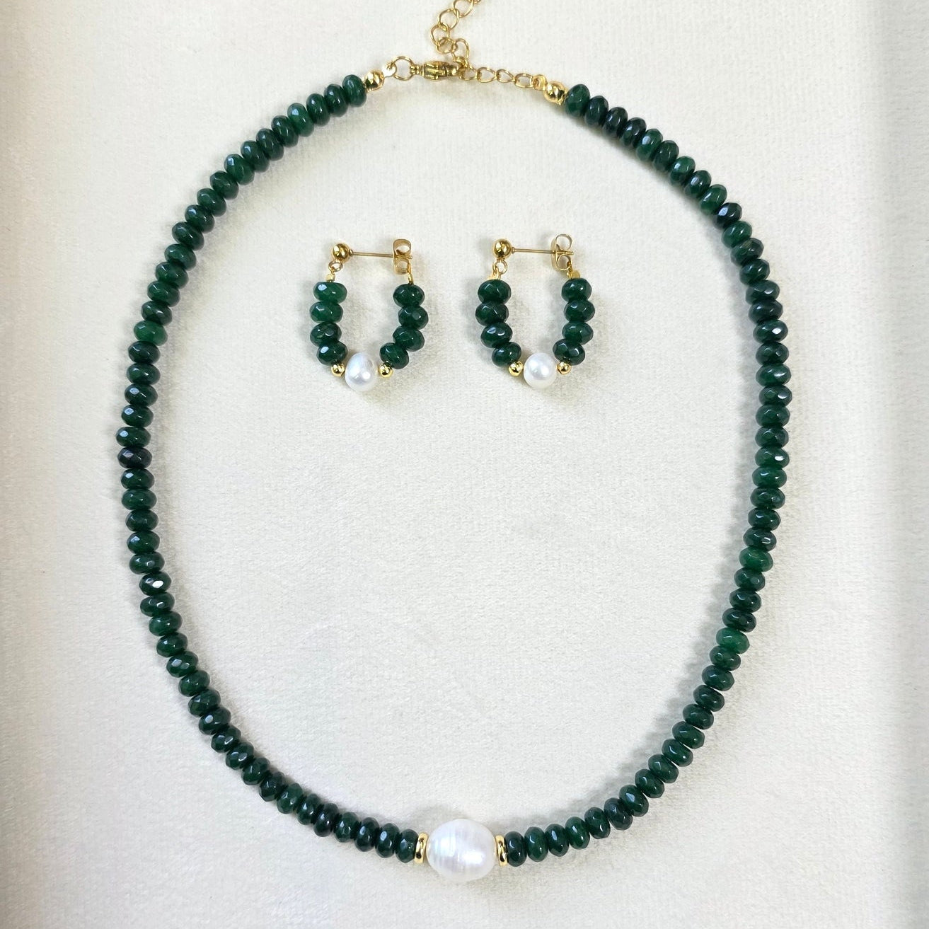 Green aventurine necklace set with freshwater pearl and matching earrings