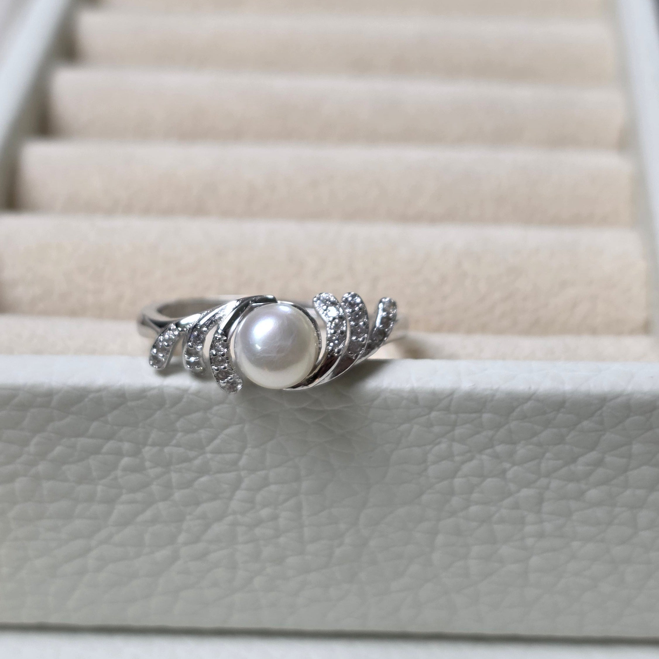 Freshwater pearl ring in sterling silver 925 chandi