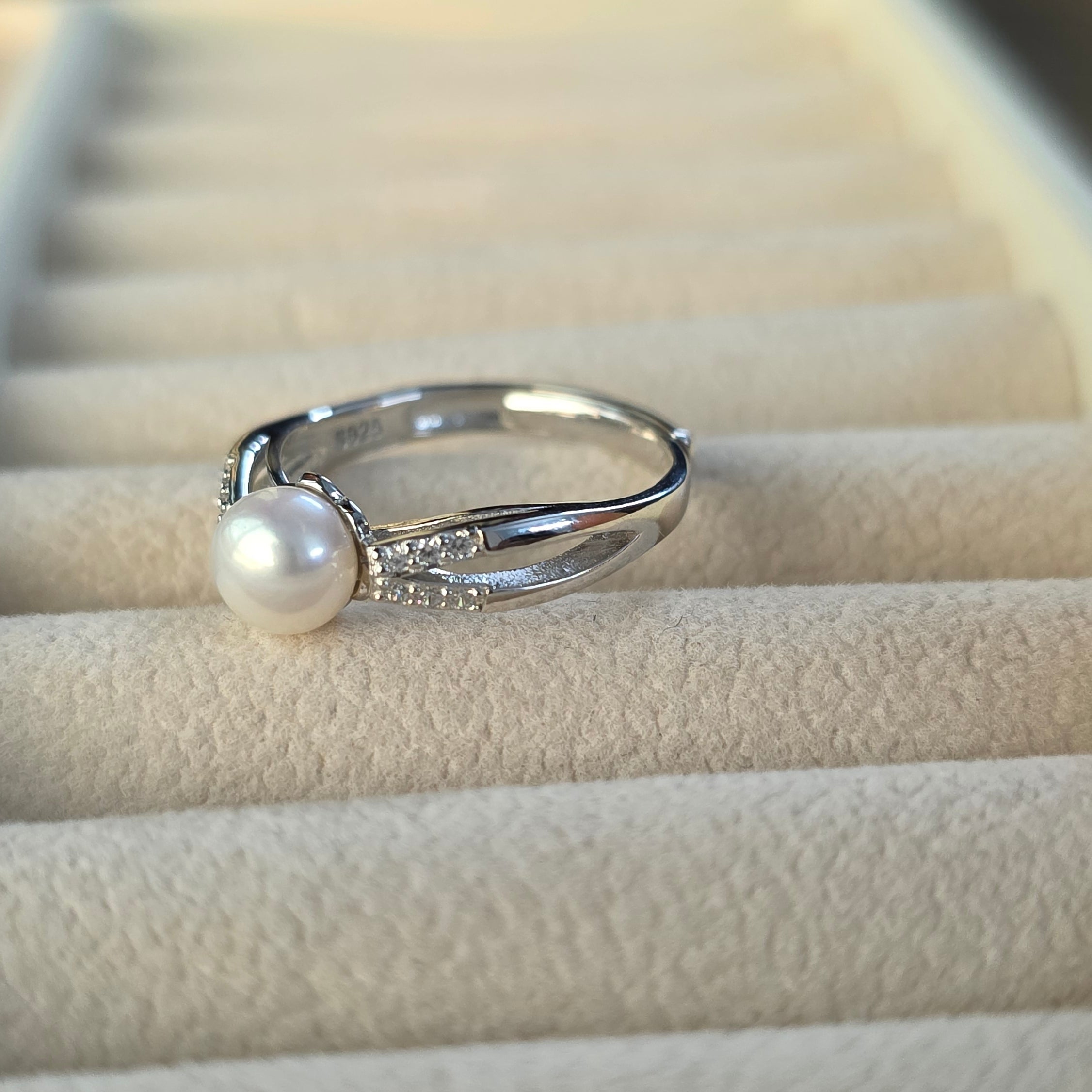Freshwater pearl ring in sterling silver 925 chandi