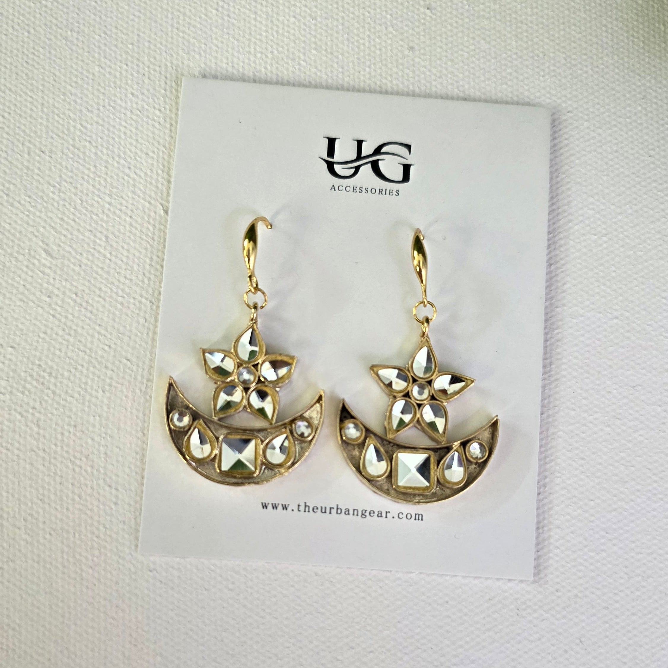 make photo of this product with Urban Gear branding to post on facebook