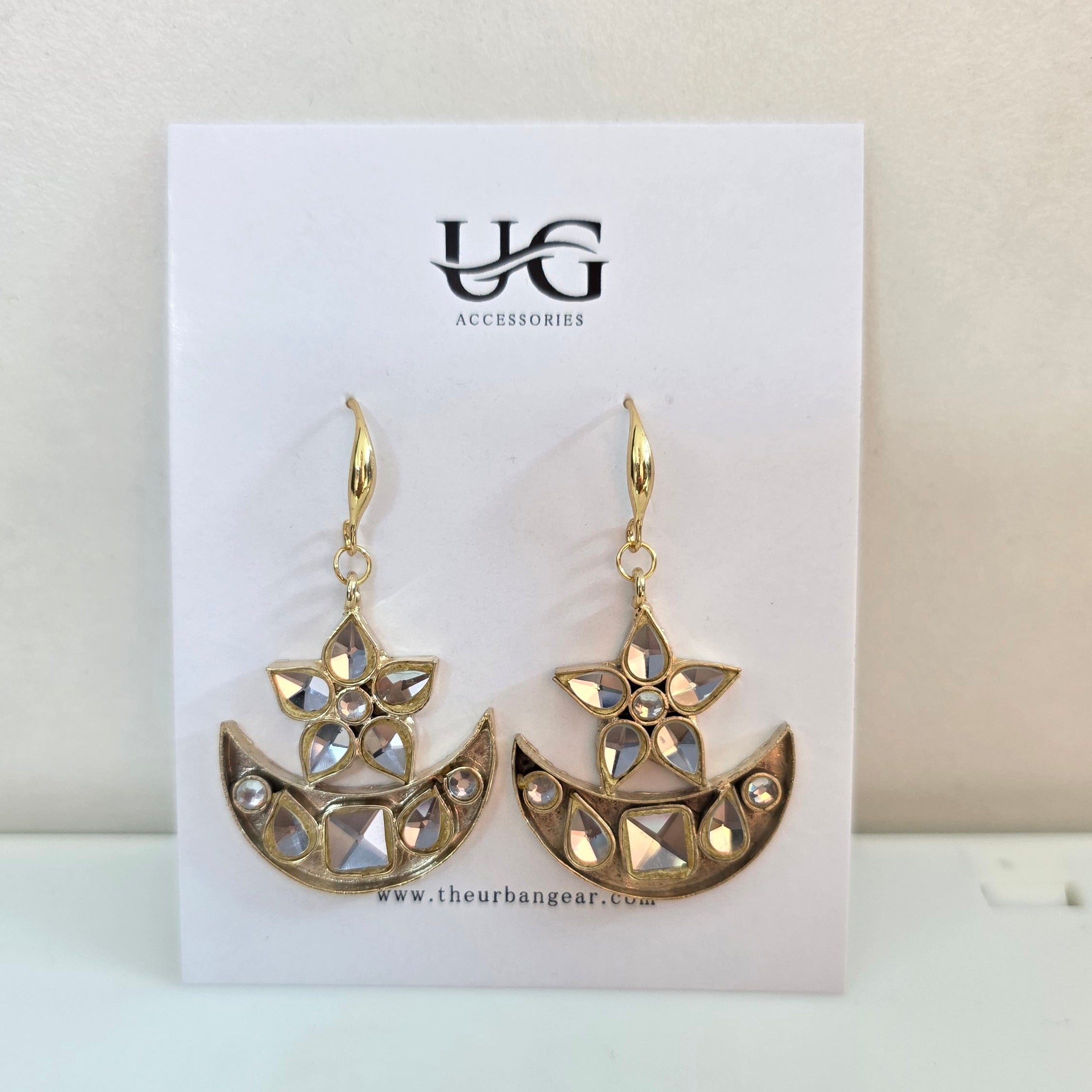 make photo of this product with Urban Gear branding to post on facebook