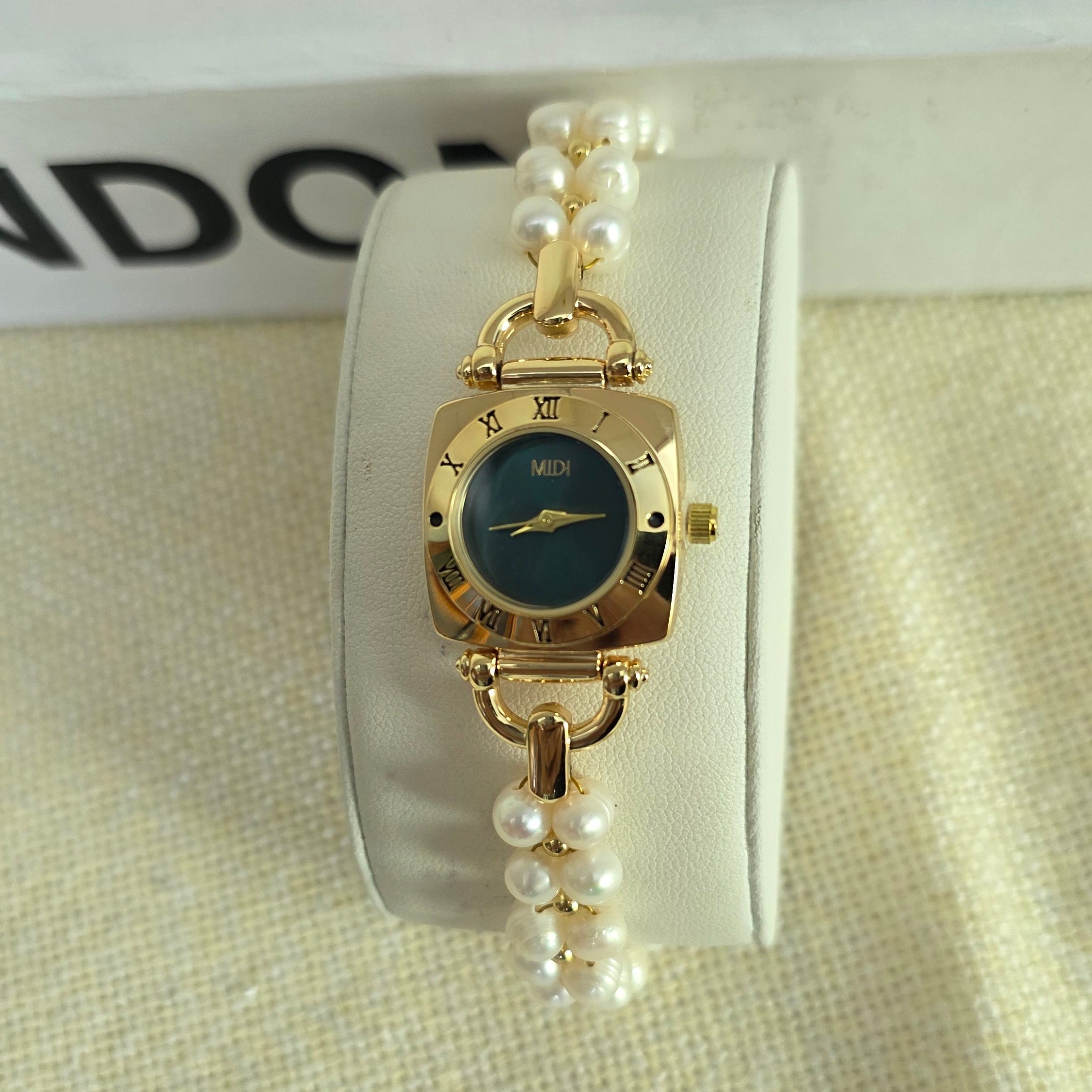 Luxury Freshwater Pearl Bracelet Watch with Green Dial