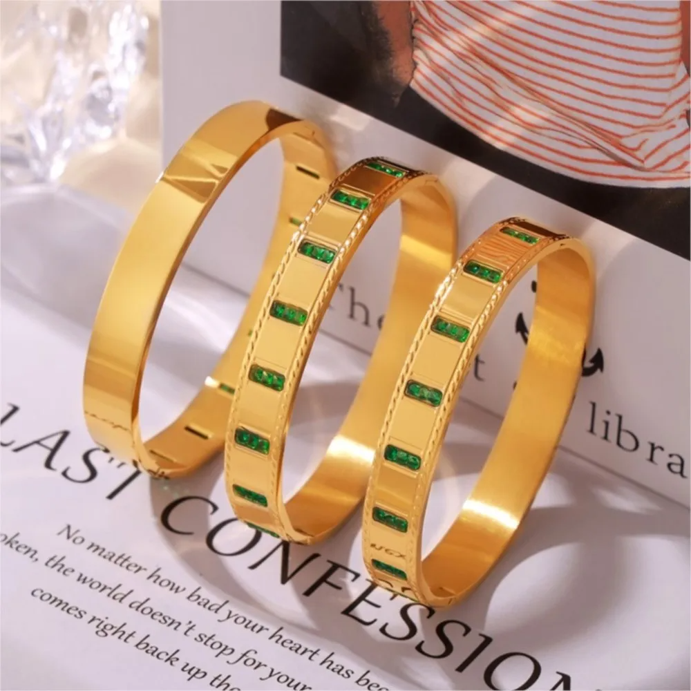 Elegant gold-plated bracelet with green rectangular stones made of stainless steel – Urban Gear Jewelr