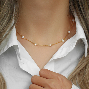 Elegant freshwater pearl necklace with an 18K gold-plated chain