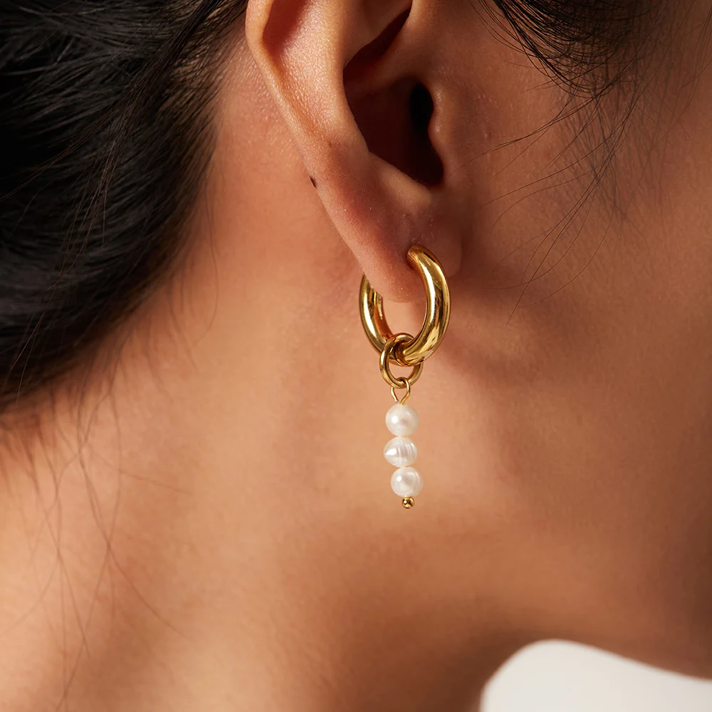 Gold-Plated Hoop Earrings with Freshwater Pearls | Elegant Jewelry | UG