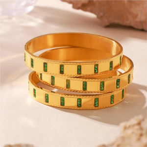Elegant gold-plated bracelet with green rectangular stones made of stainless steel – Urban Gear Jewelr