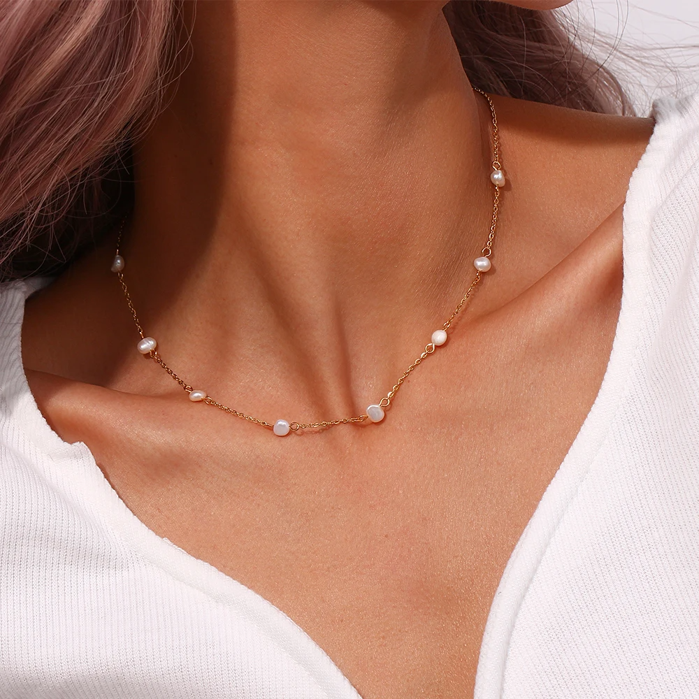 Elegant freshwater pearl necklace with an 18K gold-plated chain