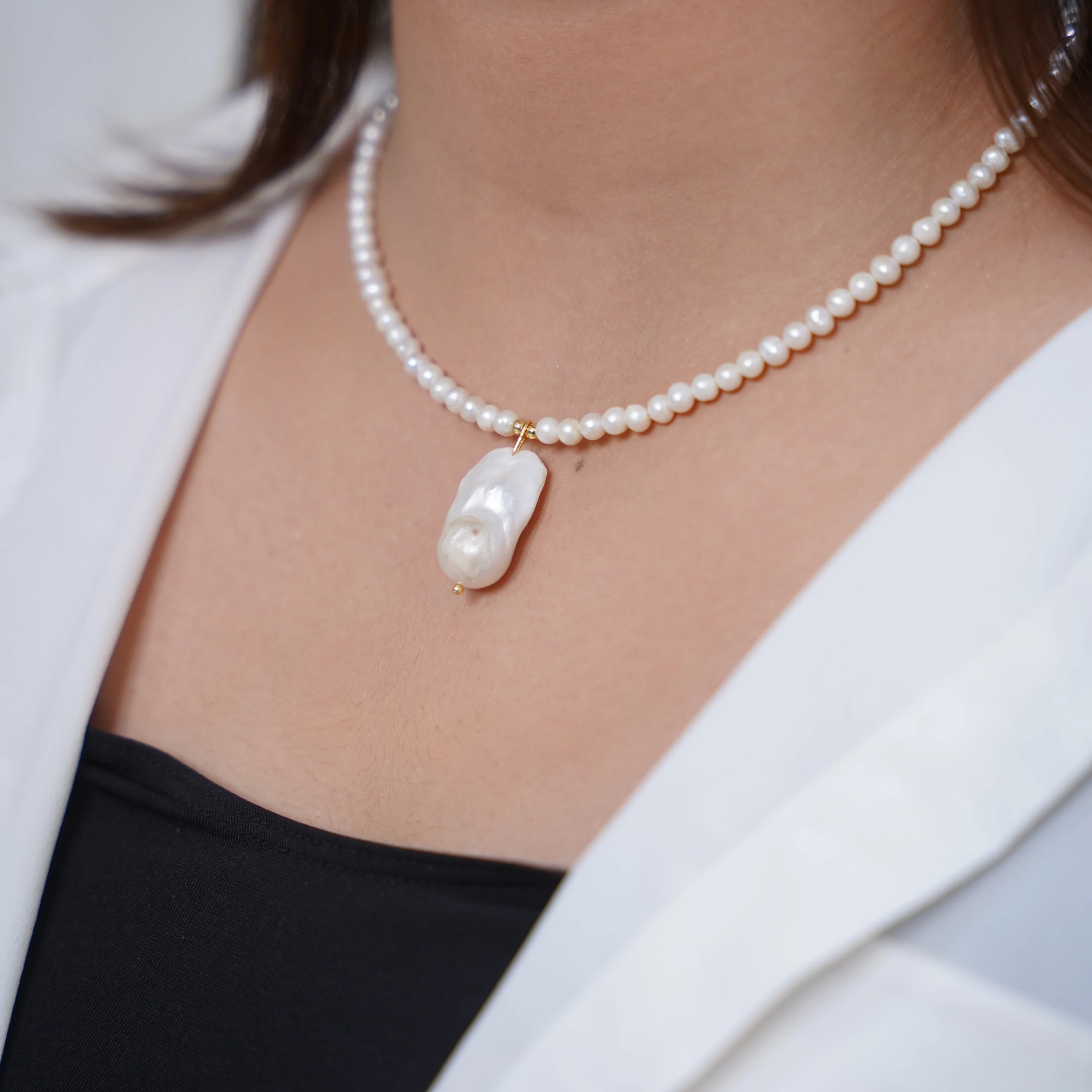 Elegant Freshwater Pearl Necklace with Baroque Pearl Pendant