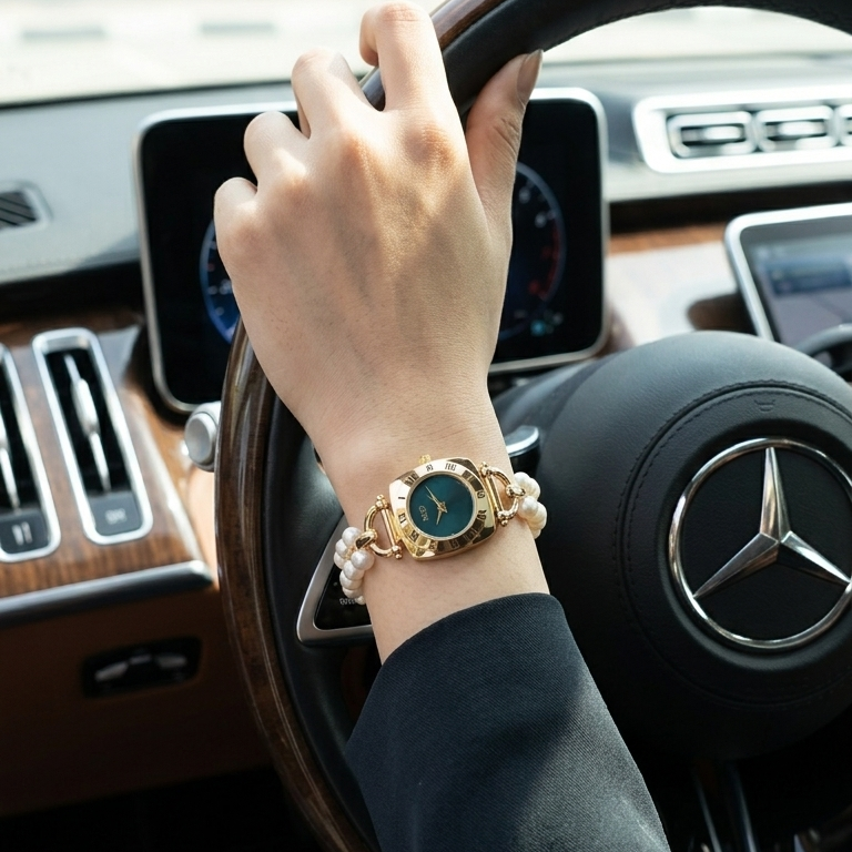 Luxury Freshwater Pearl Bracelet Watch with Green Dial