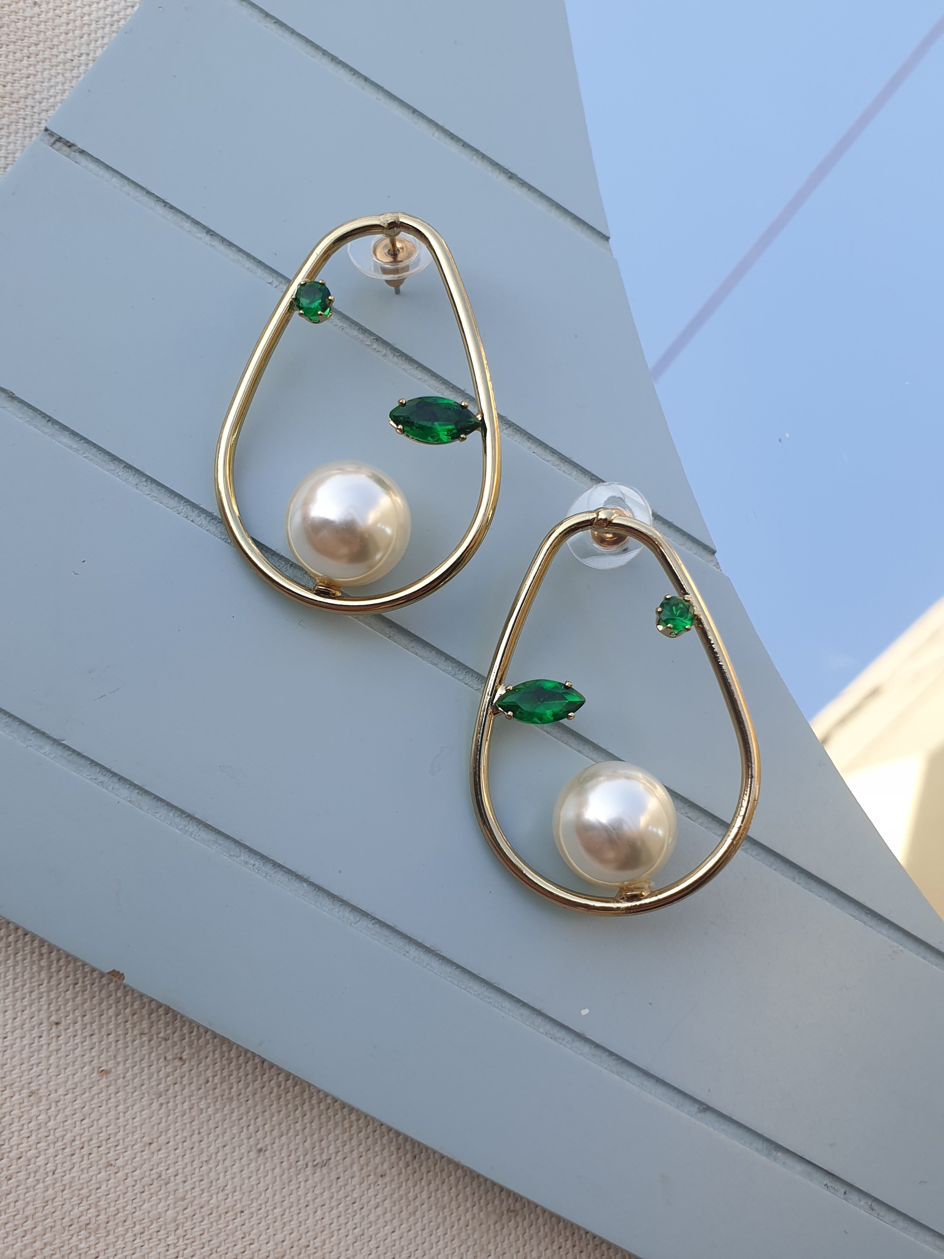 Glossy Pearl Earrings Urbangear