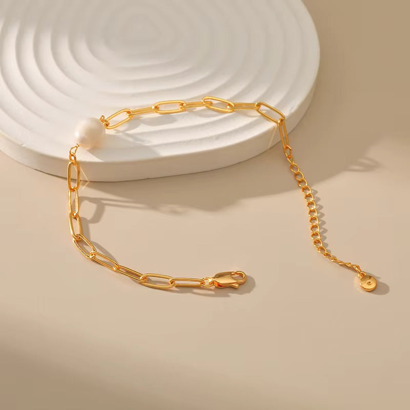 Minimalist Gold Chain Bracelet with Freshwater Pearl Charm