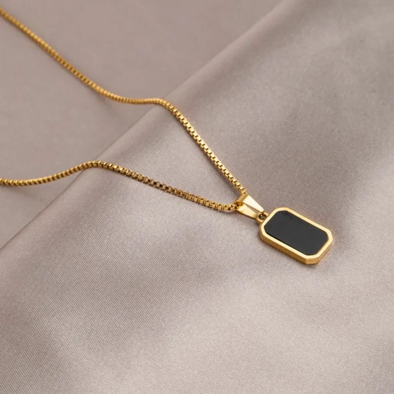 Minimalist Rectangular Pendant in Black Urbangear