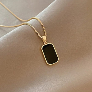 Minimalist Rectangular Pendant in Black Urbangear