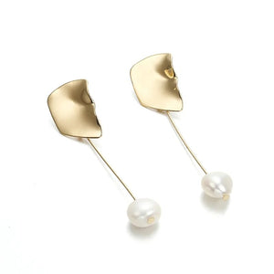 Natural Pearl Hanging Earrings Urbangear