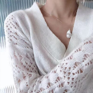 baroque pearl necklace and matching gold-plated earrings with freshwater pearls