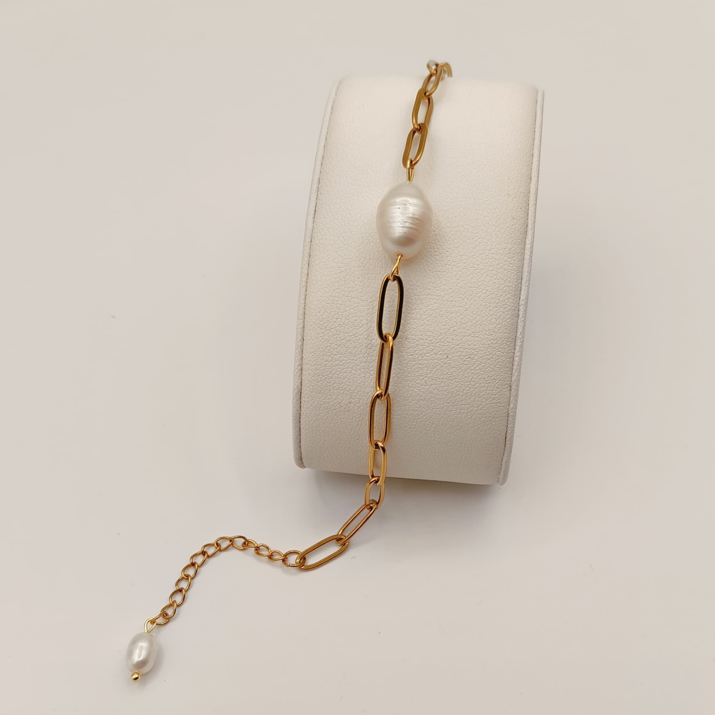 18K gold-plated chain bracelet with natural freshwater pearl centerpiece on black jewelry box – elegant adjustable design