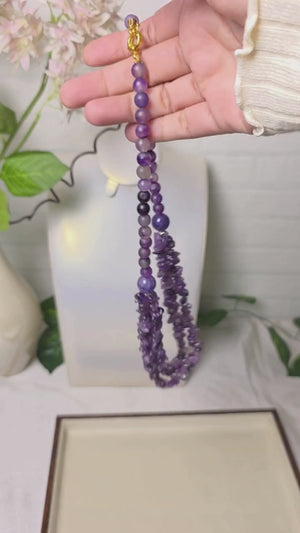 a model wear the same necklace in a luxry dress dont show the model face