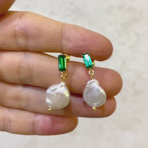 Elegant baroque pearl drop earrings with emerald-cut green zircon stone in 18K gold plating – Urban Gear jewelry
